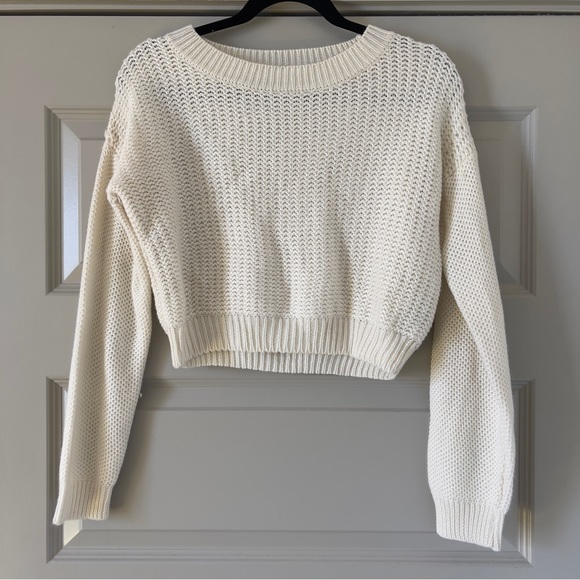 Forever 21 Sweaters - Forever 21 Off-White Cropped Knit Sweater Medium (M)